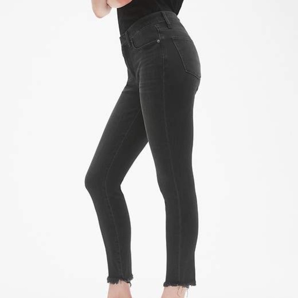 GAP Denim - EUC GAP True Skinny Ankle Jeans 27R Distressed